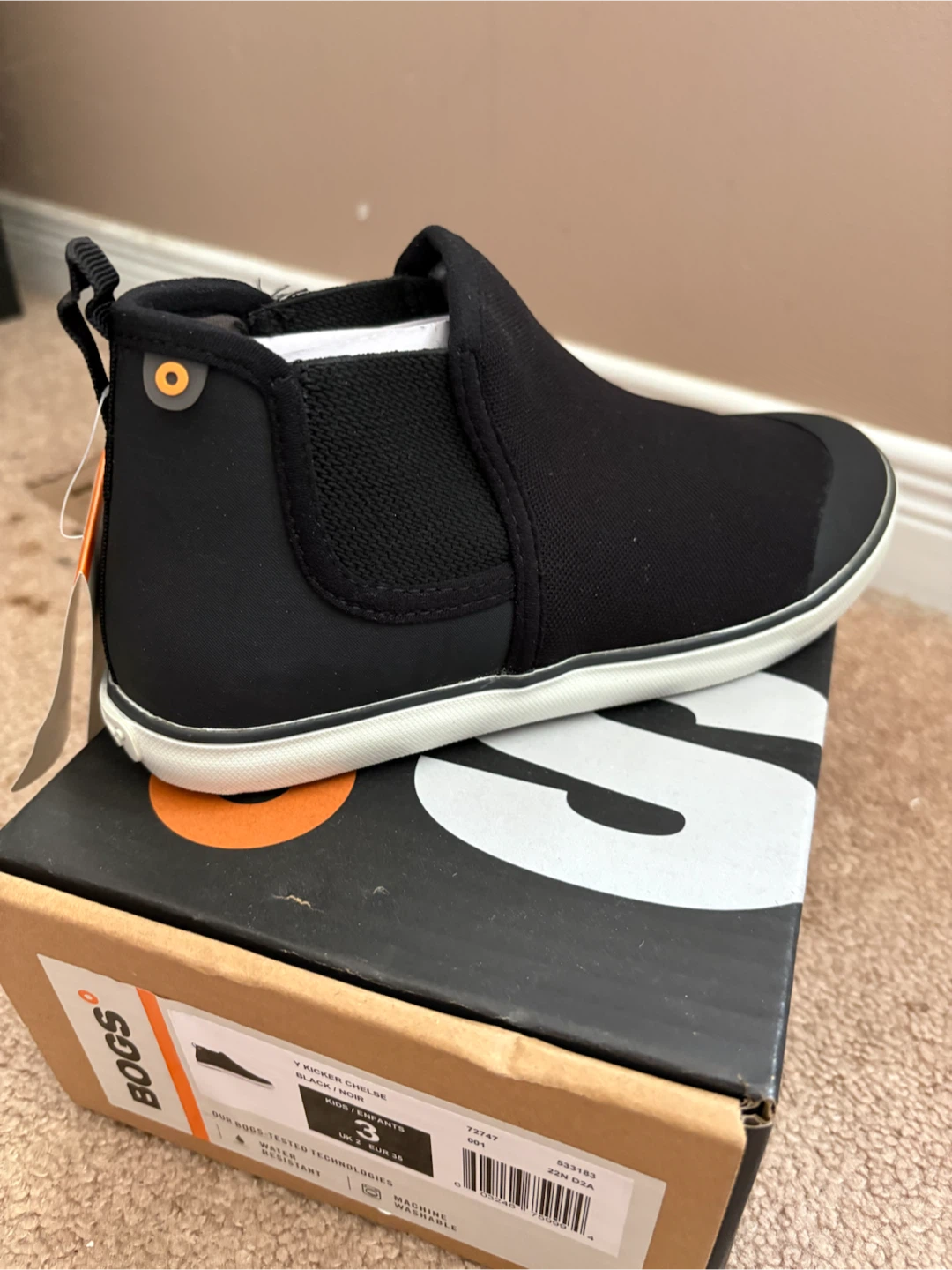 New BOGS Kids Kicker Chelsea boots, size 3. - photo 2