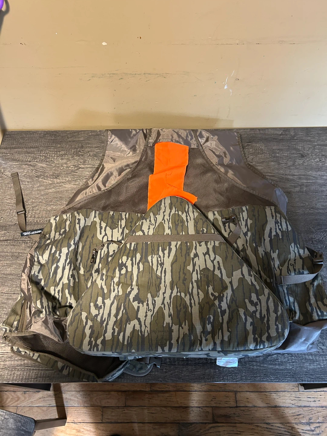 Mossy Oak Turkey Hunting Vest w/seat cushion - photo 4