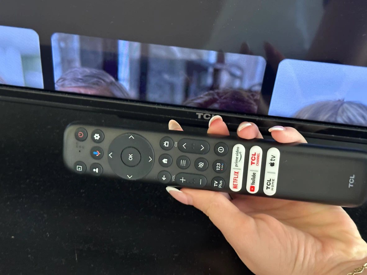 TCL Smart TV with Remote - photo 2
