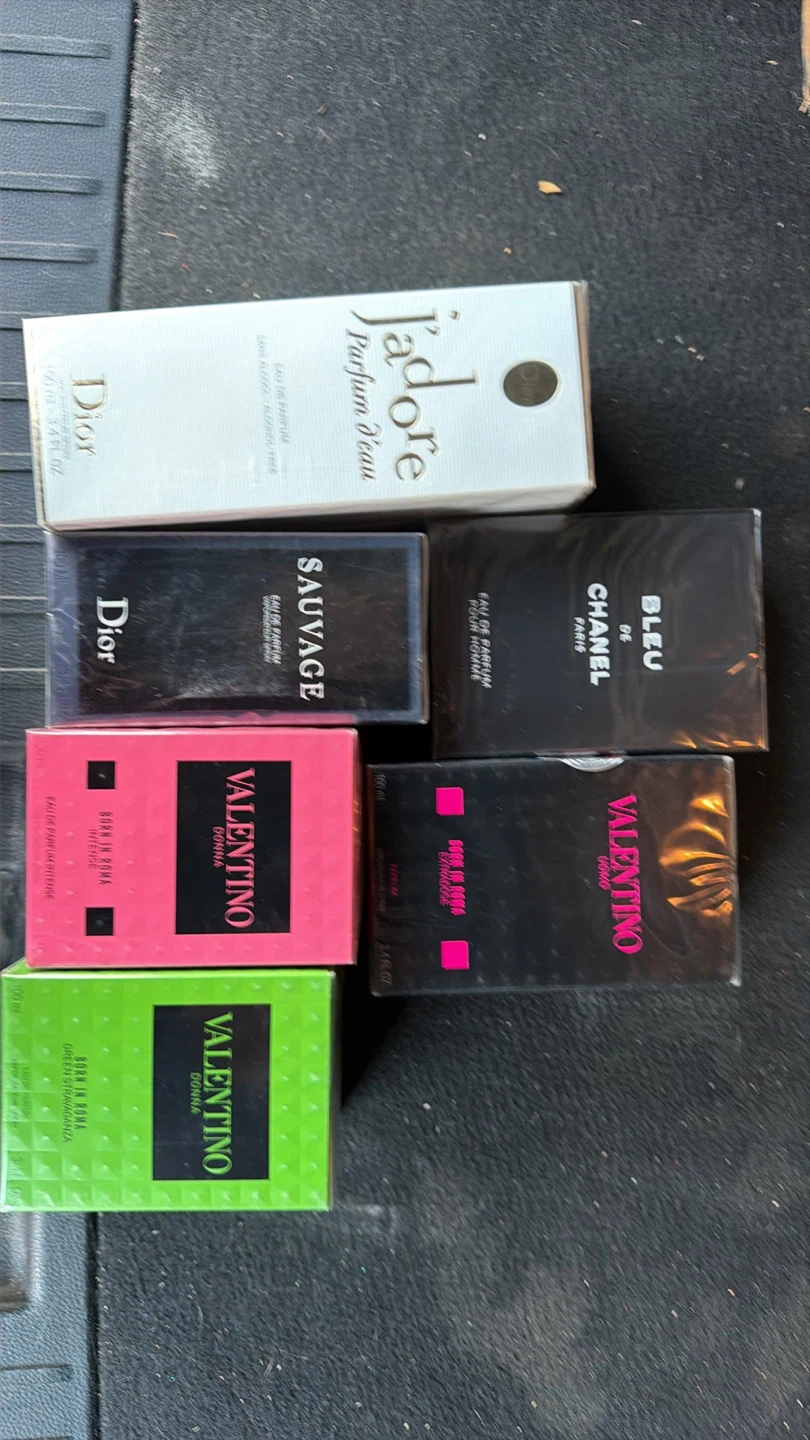Perfumes - photo 2