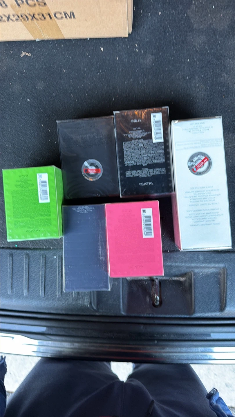 Perfumes - photo 4