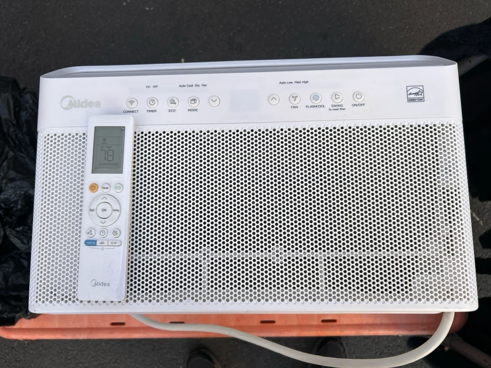 Midea Window Air Conditioner 12000 btu