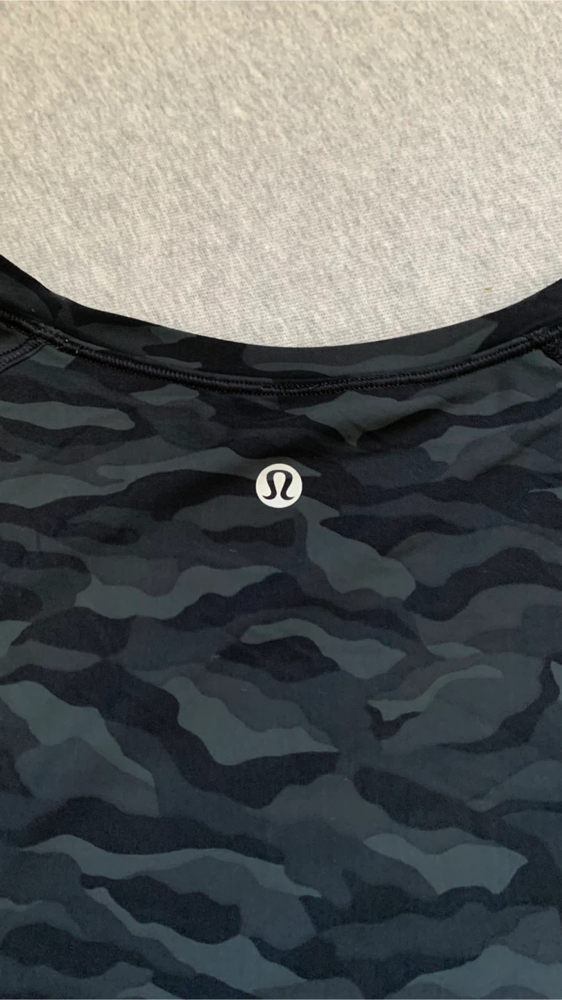 Lululemon Quick Pace Short Sleeve Camo Top - Size Unknown - photo 3