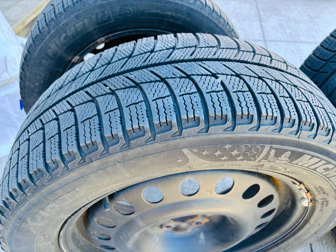 Set of 4 Michelin X-Ice Tires on Steel Rims