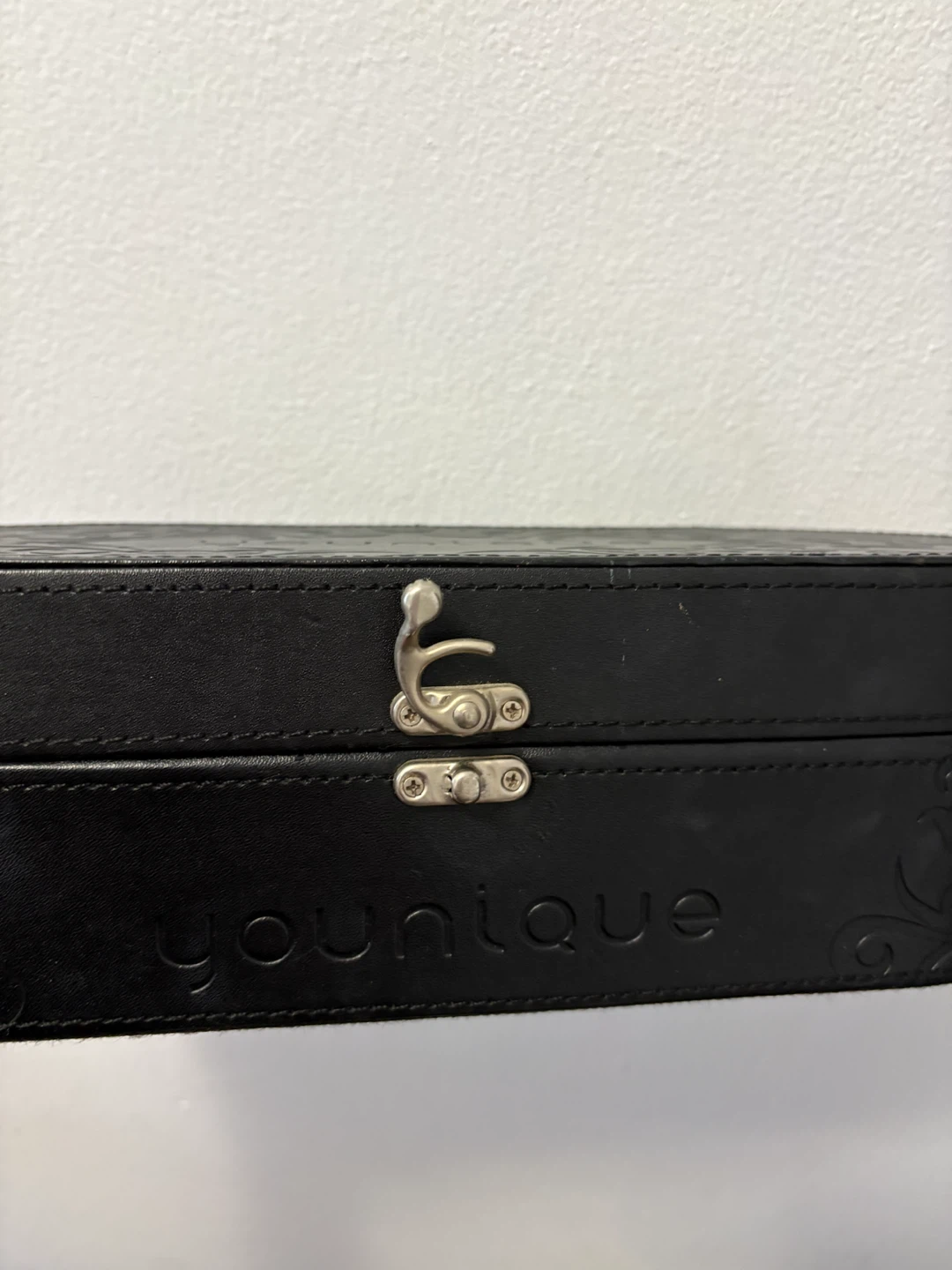 Black Younique leather makeup   Case - photo 2