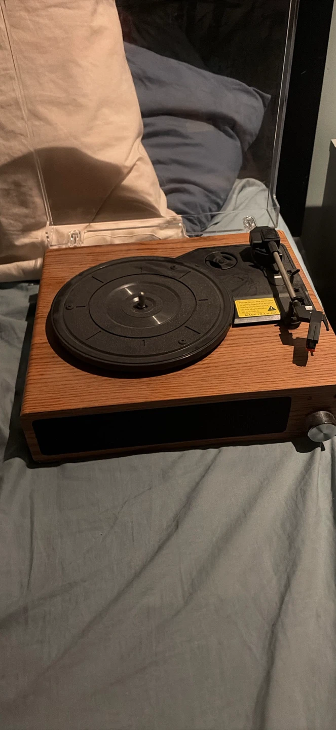 Vinyl Record Player with five Albums