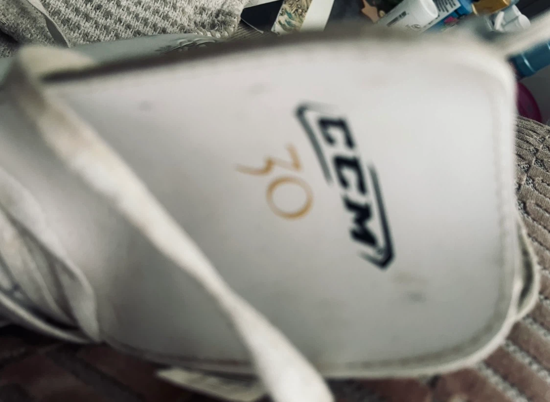 CCM 30 White Figure Skates - photo 3