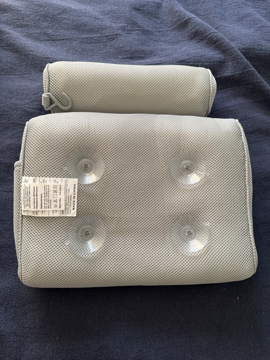 Bathtub Bath Pillow with Suction Cups - photo 2