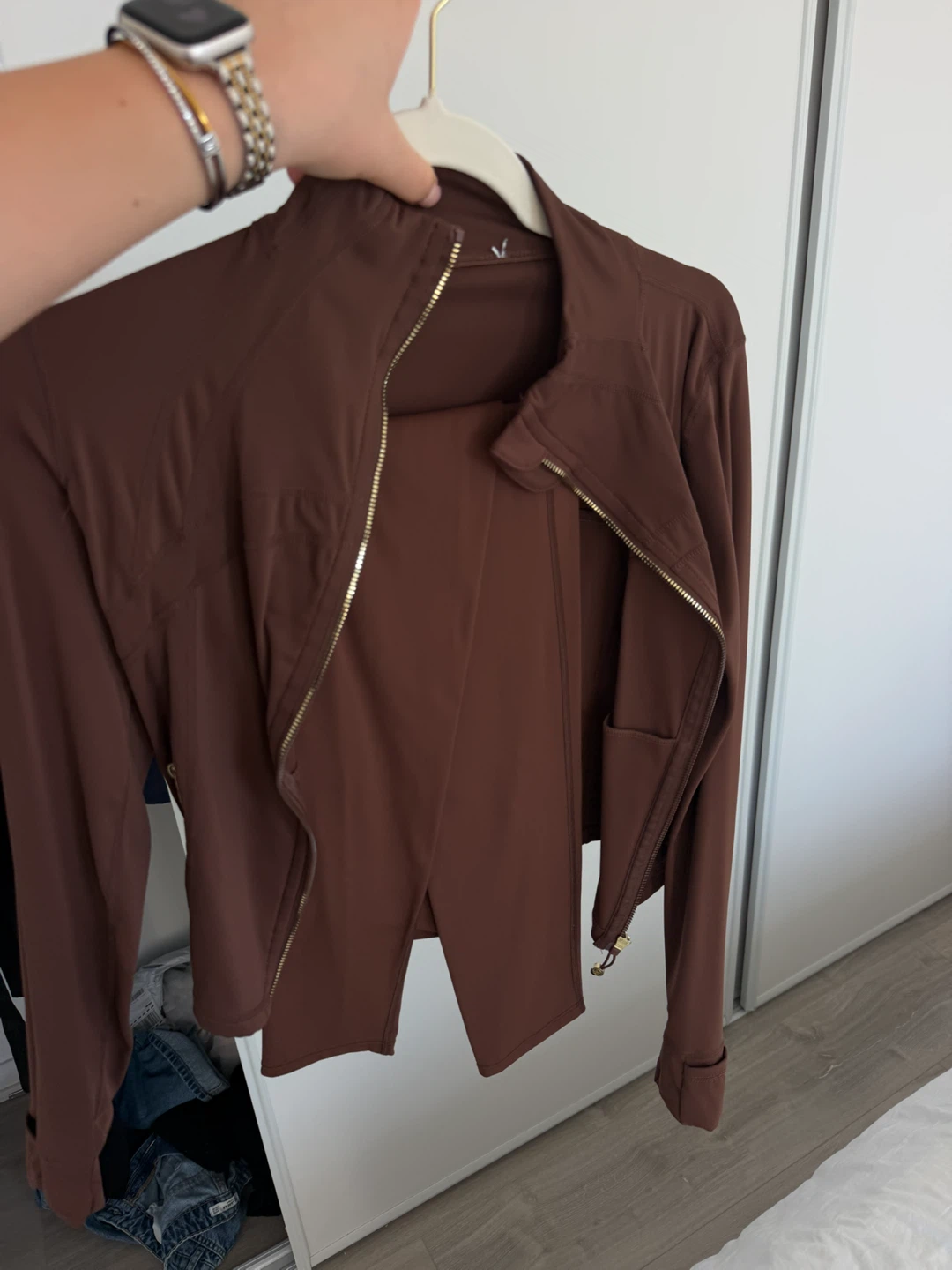 Lululemon brown zip-up jacket and leggings set