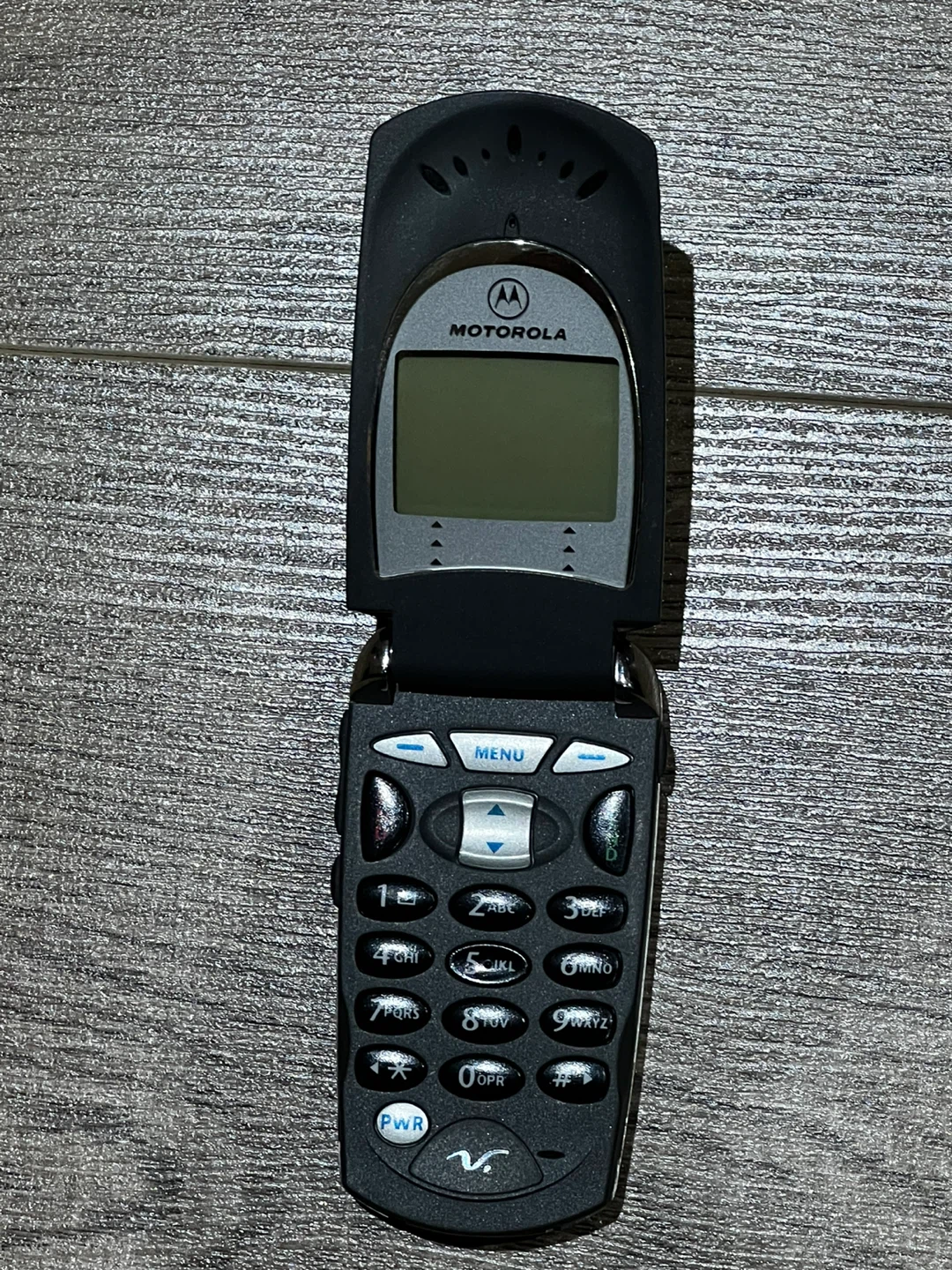 Vintage Motorola Flip Phone (Untested / For Parts) - photo 2