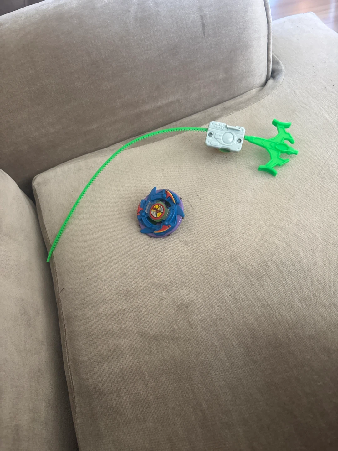 Pre opened bayblade with launcher