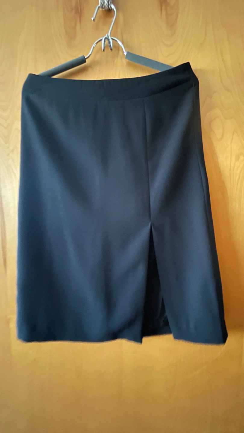 Black classic knee-length skirt