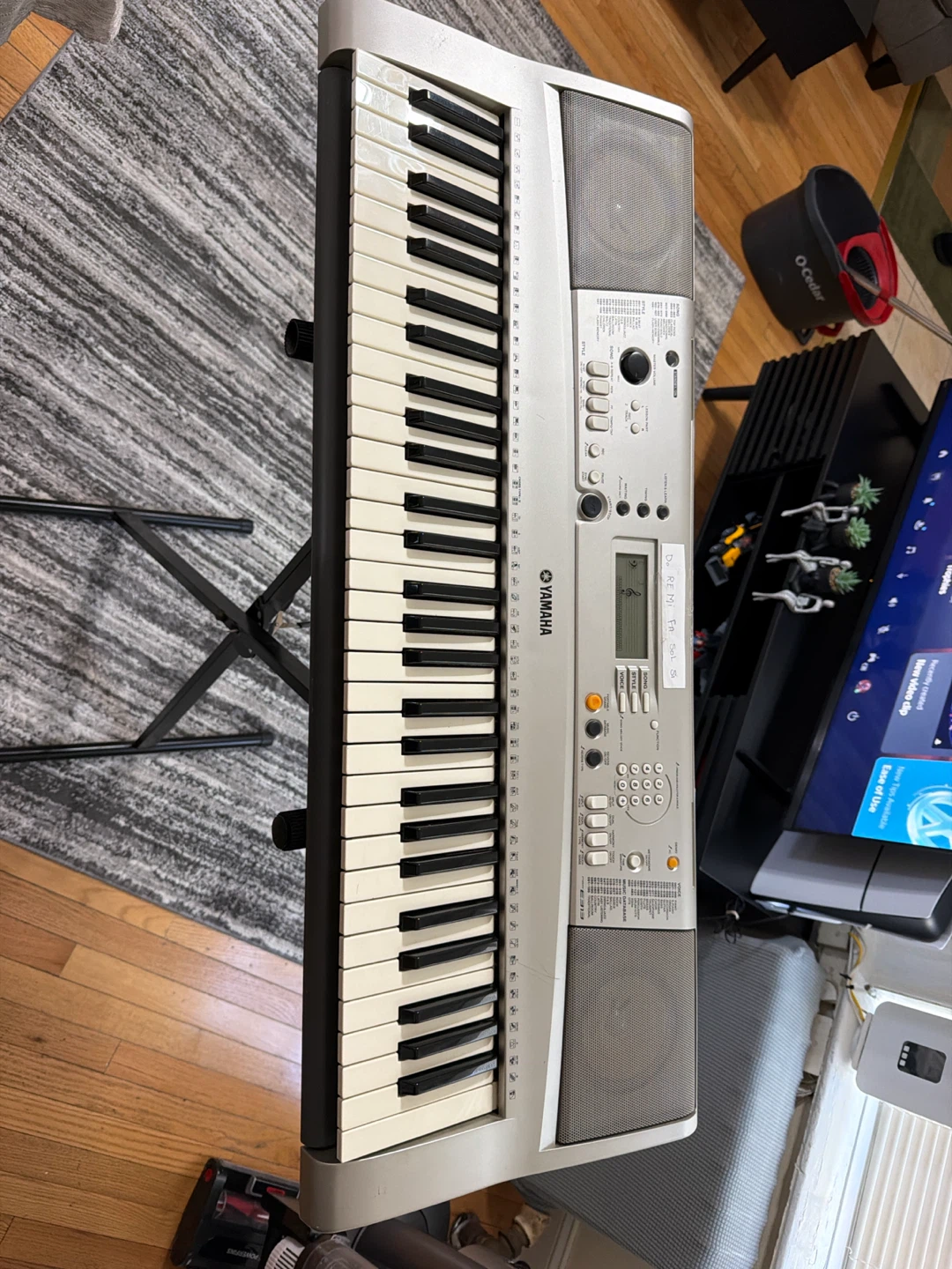 Yamaha Portable Keyboard with Stand - photo 2