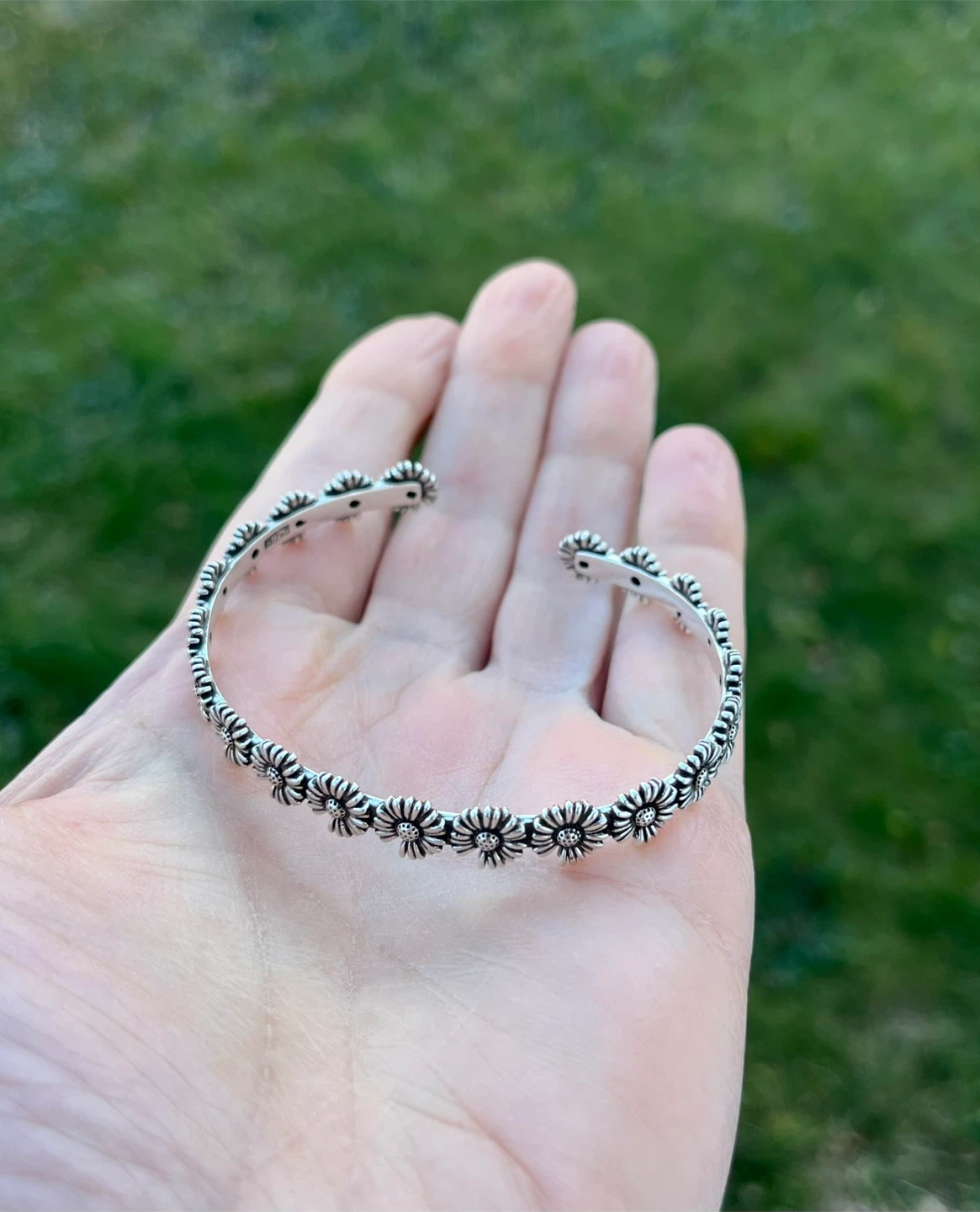 S925 Stamped Daisy Cuff Bracelet - photo 3