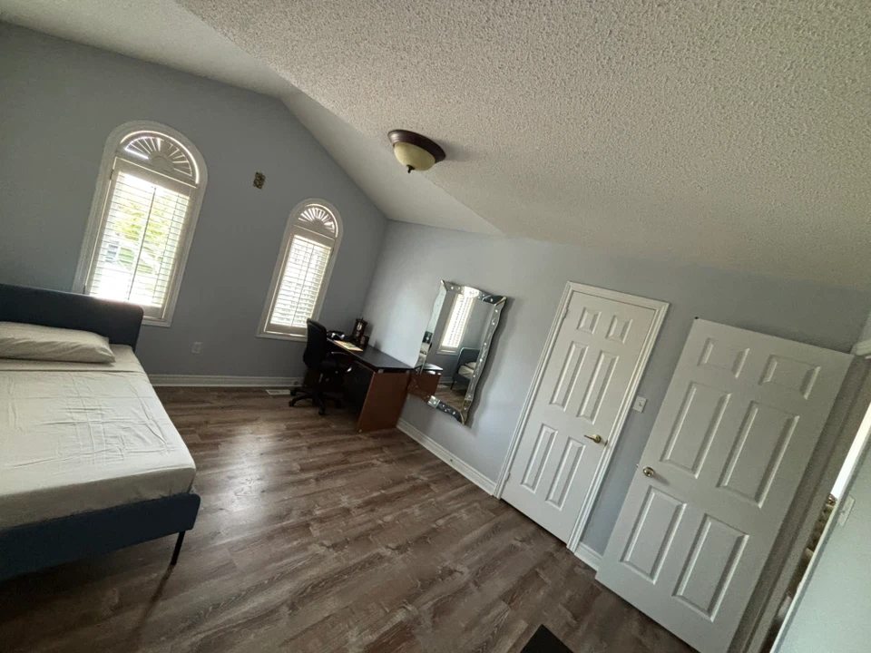 Private room for rent: female ideal