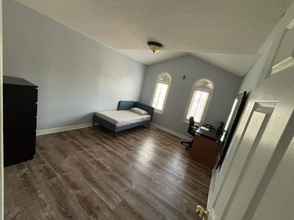 Private room for rent: female ideal - photo 2