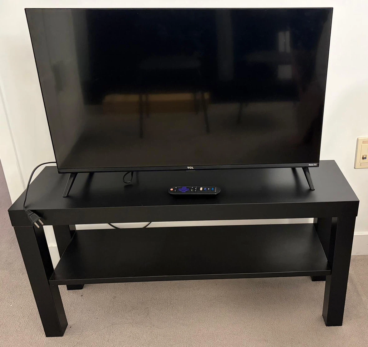 TCL 32-inch Roku TV & TV table