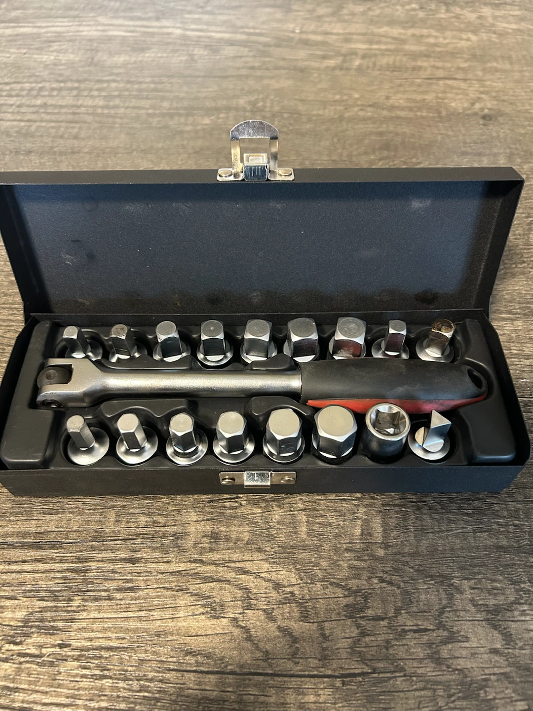 18-Piece Oil Drain Plug Socket Set