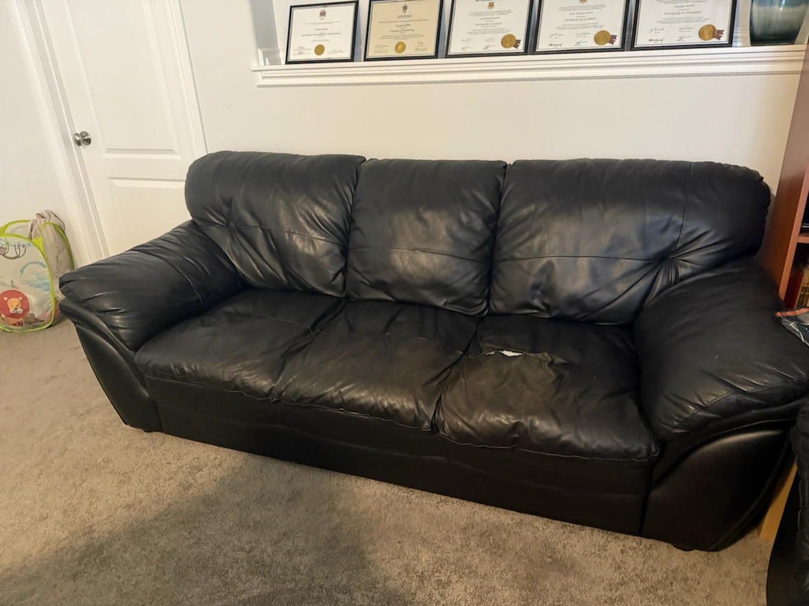 3 FREE couches