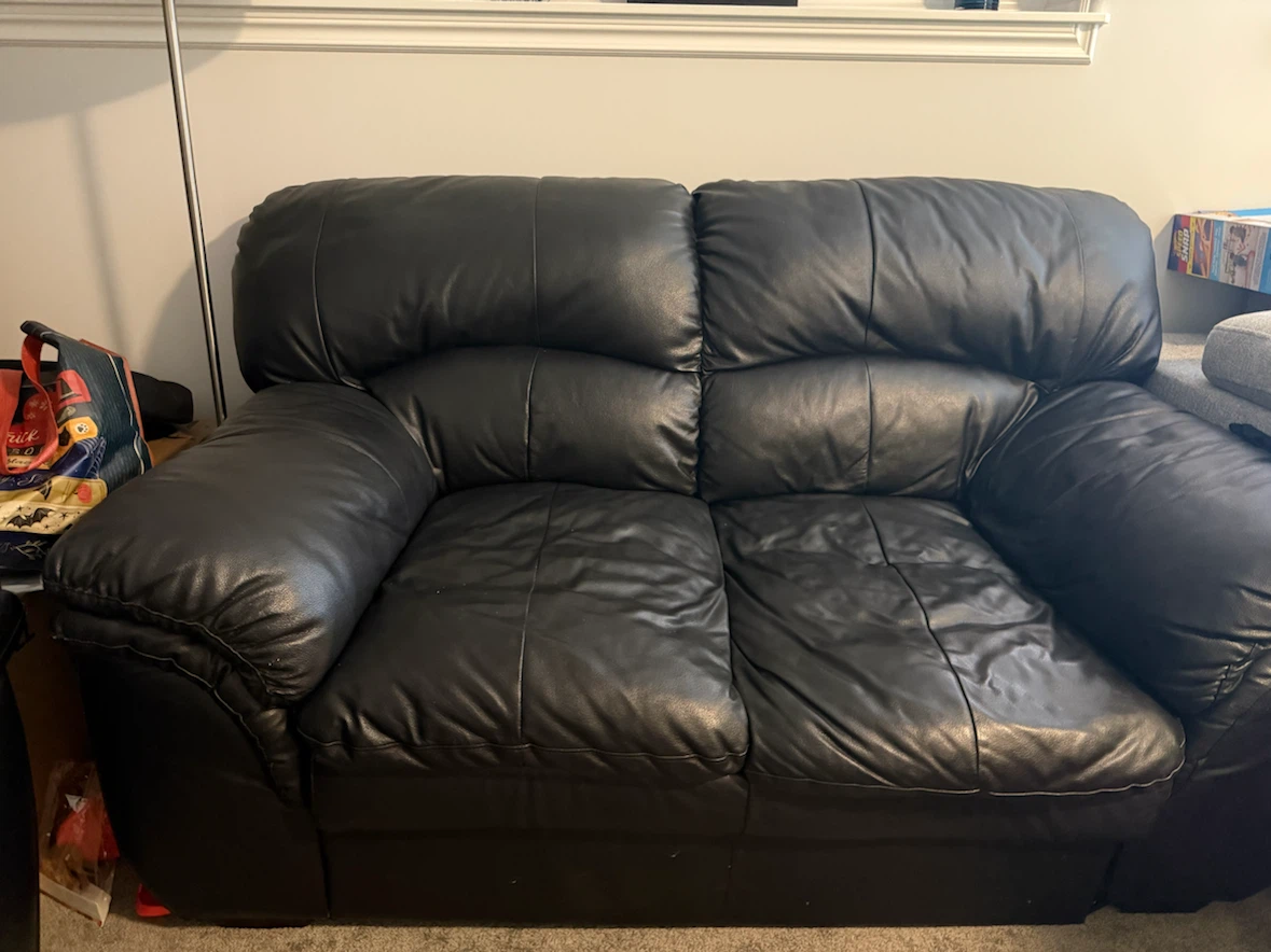 3 FREE couches - photo 2