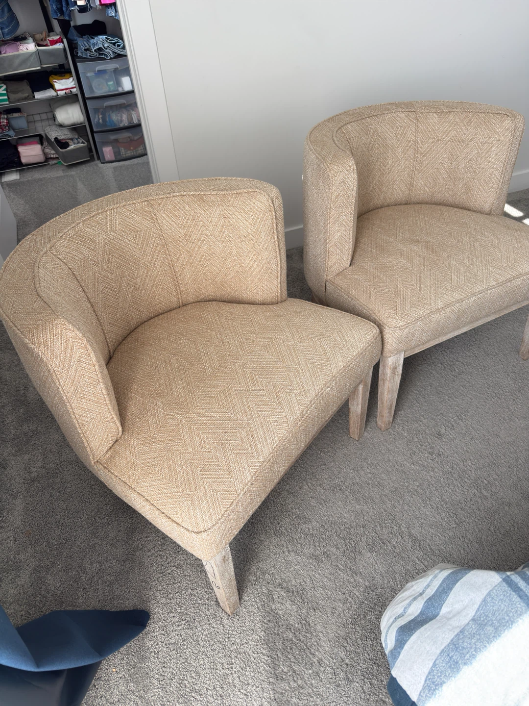 Accent chair - photo 3