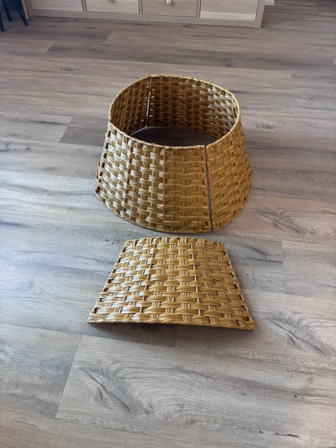Imitation Rattan Christmas Tree Collar (2 sizes)