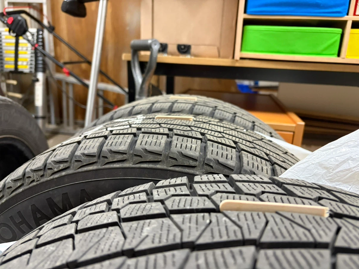 4 Yokohama 215/55R17 Winter Tires with rims - photo 3
