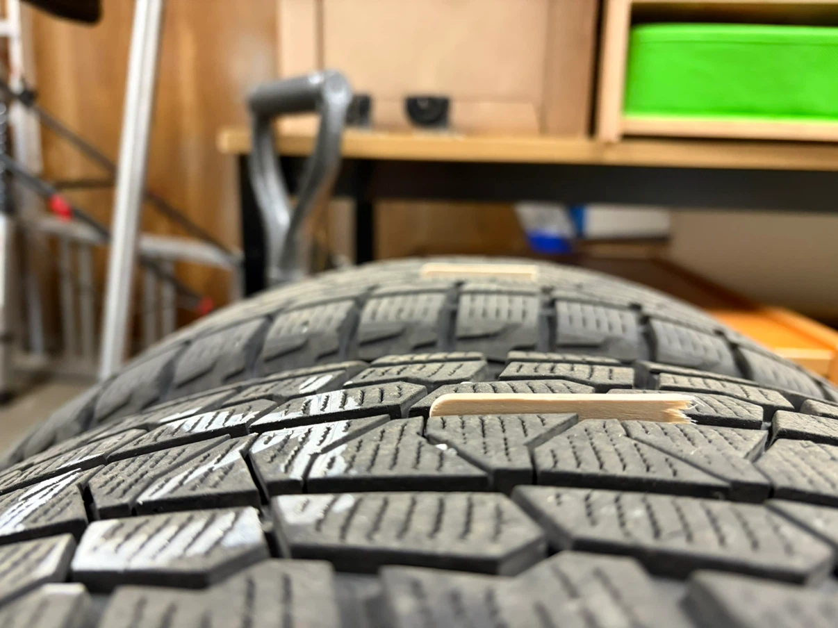 4 Yokohama 215/55R17 Winter Tires with rims - photo 4