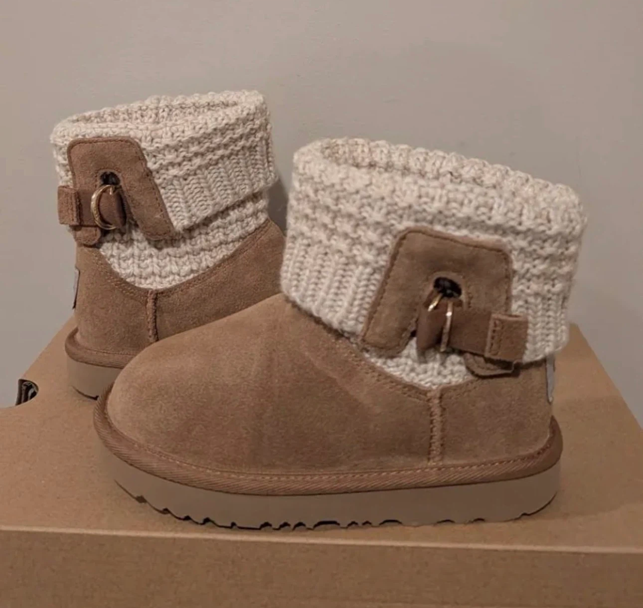 UGG T Classic Solene Mini Boots