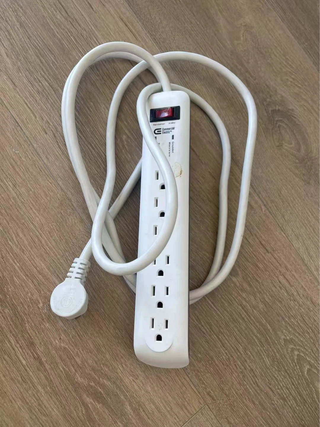 Commercial Electric 6-Outlet Power Bar