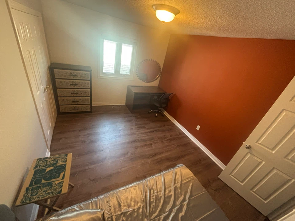 PRIVATE ROOM FOR RENT: female ideal - photo 4