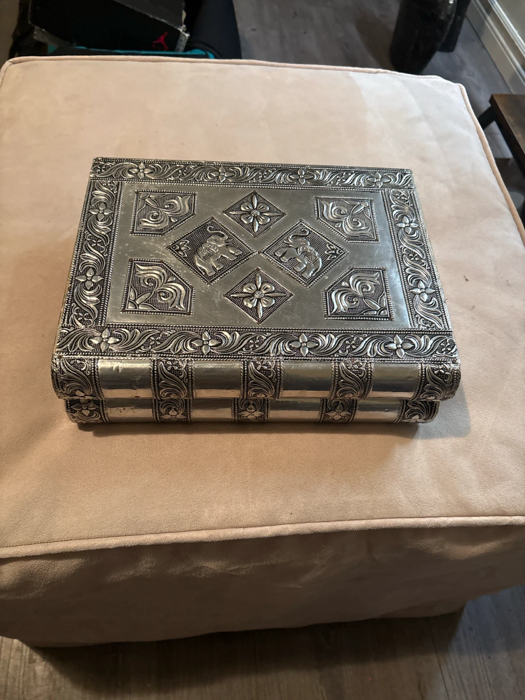 Vintage Metal Jewellery Box with Mirror - photo 2