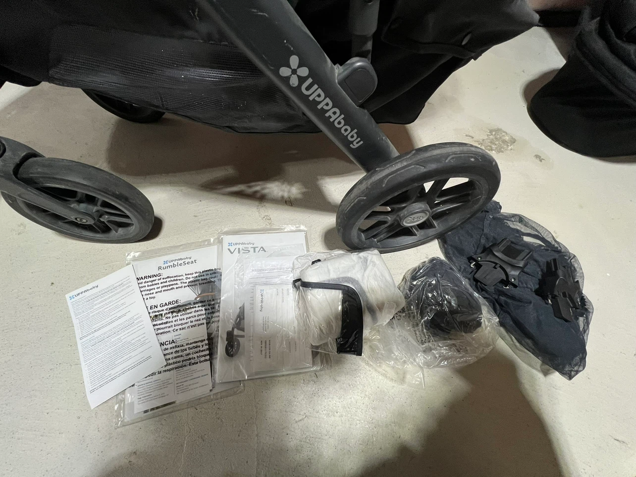 UPPAbaby Vista Stroller w/ Bassinet and more sold as bundle - photo 4