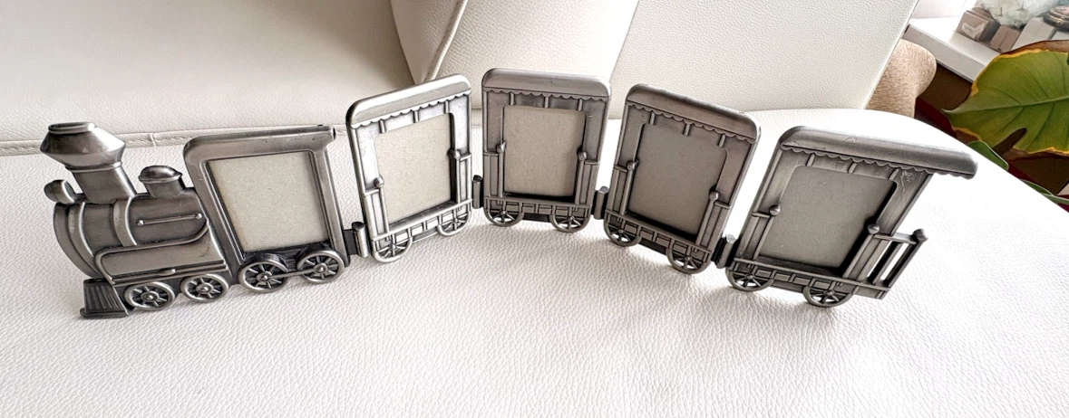 Train Shaped Multi-Photo Picture Frame - photo 3