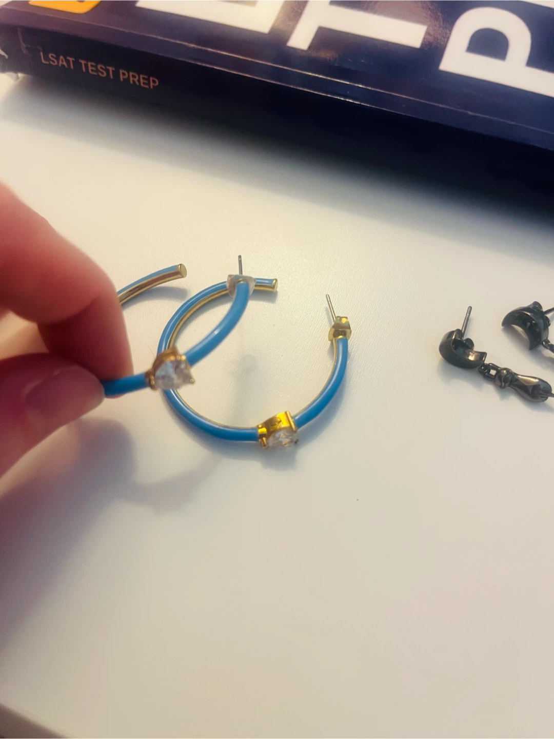 Assorted earrings (free) - photo 2