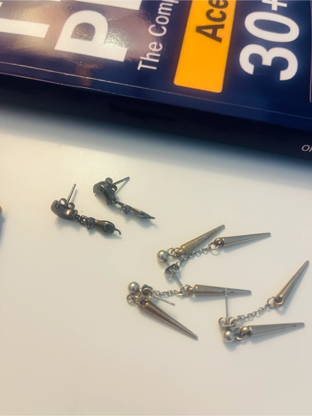 Assorted earrings (free) - photo 3