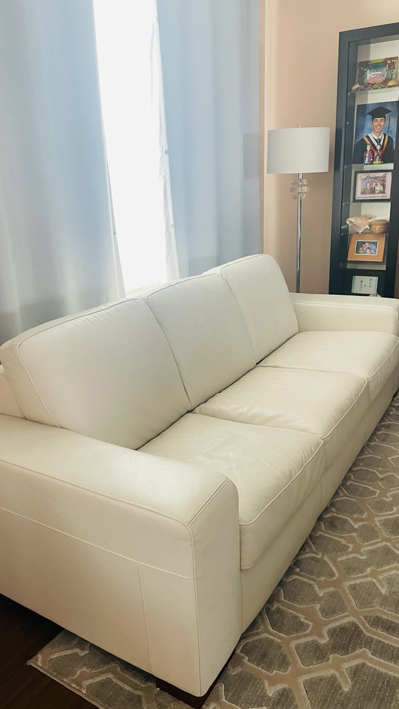 Couch - photo 2