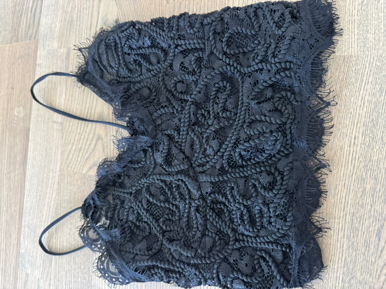 New: Designer’s Black Lace Camisole - photo 4