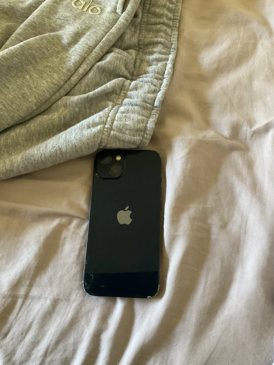 Black iPhone 13 - photo 2