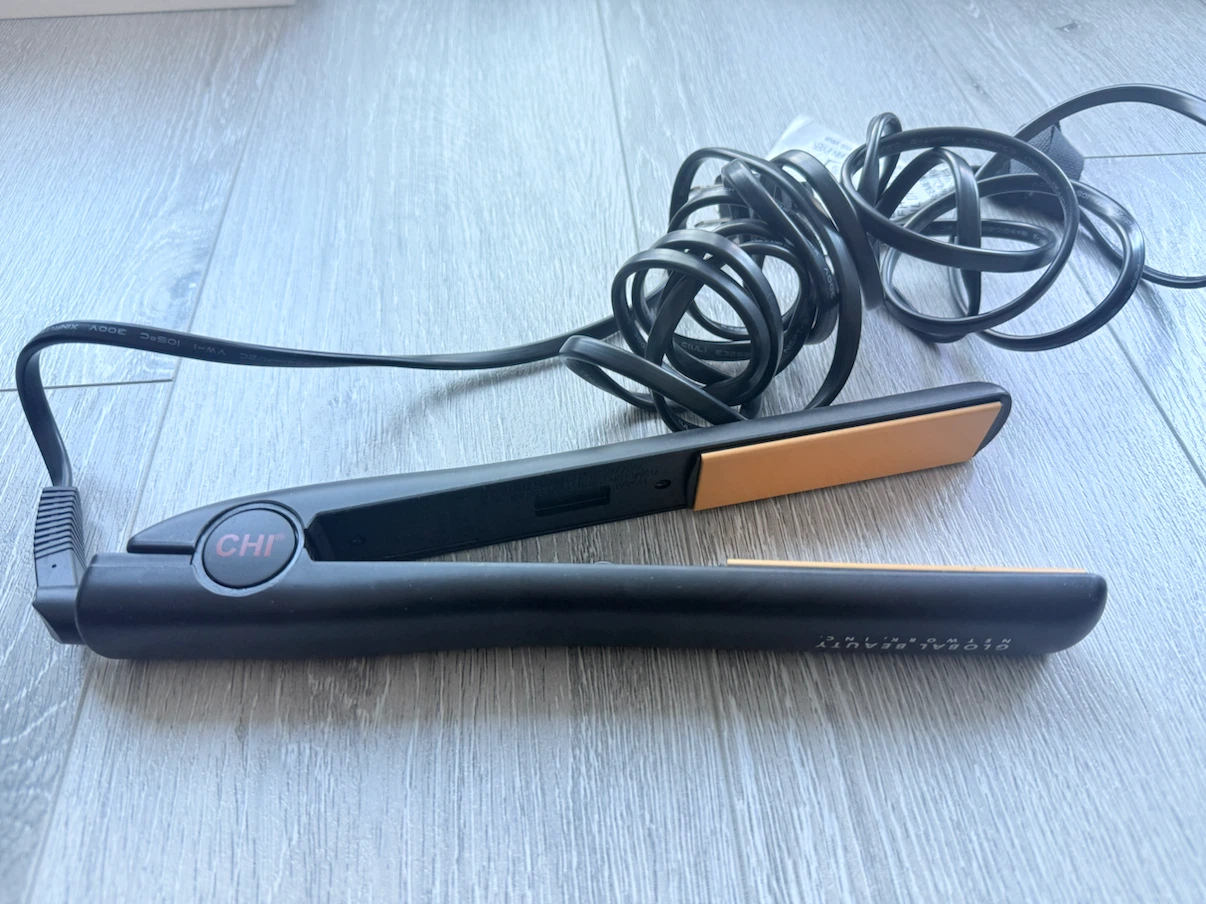 CHI Original Ceramic Hairstyling Iron - photo 3