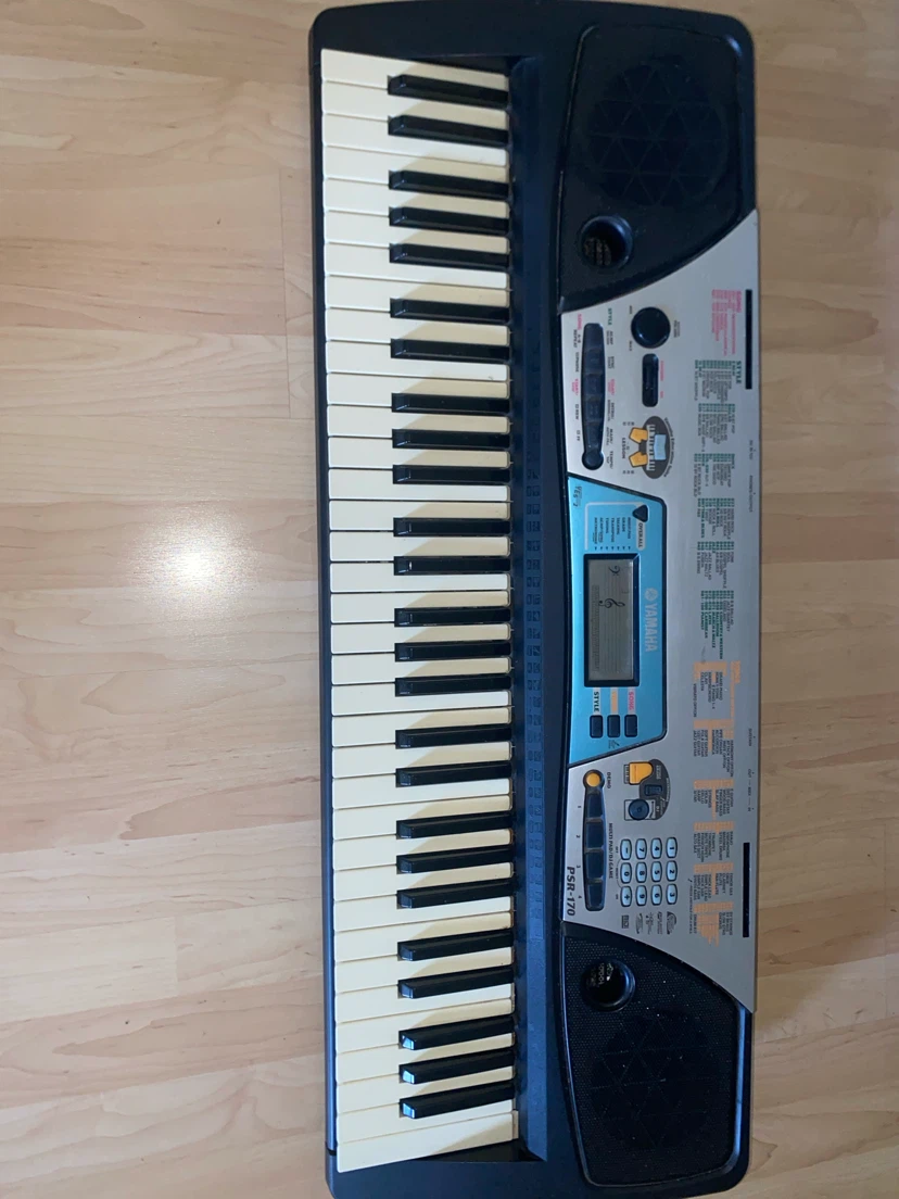 Yamaha PSR-170 Keyboard with Stand and Pedal