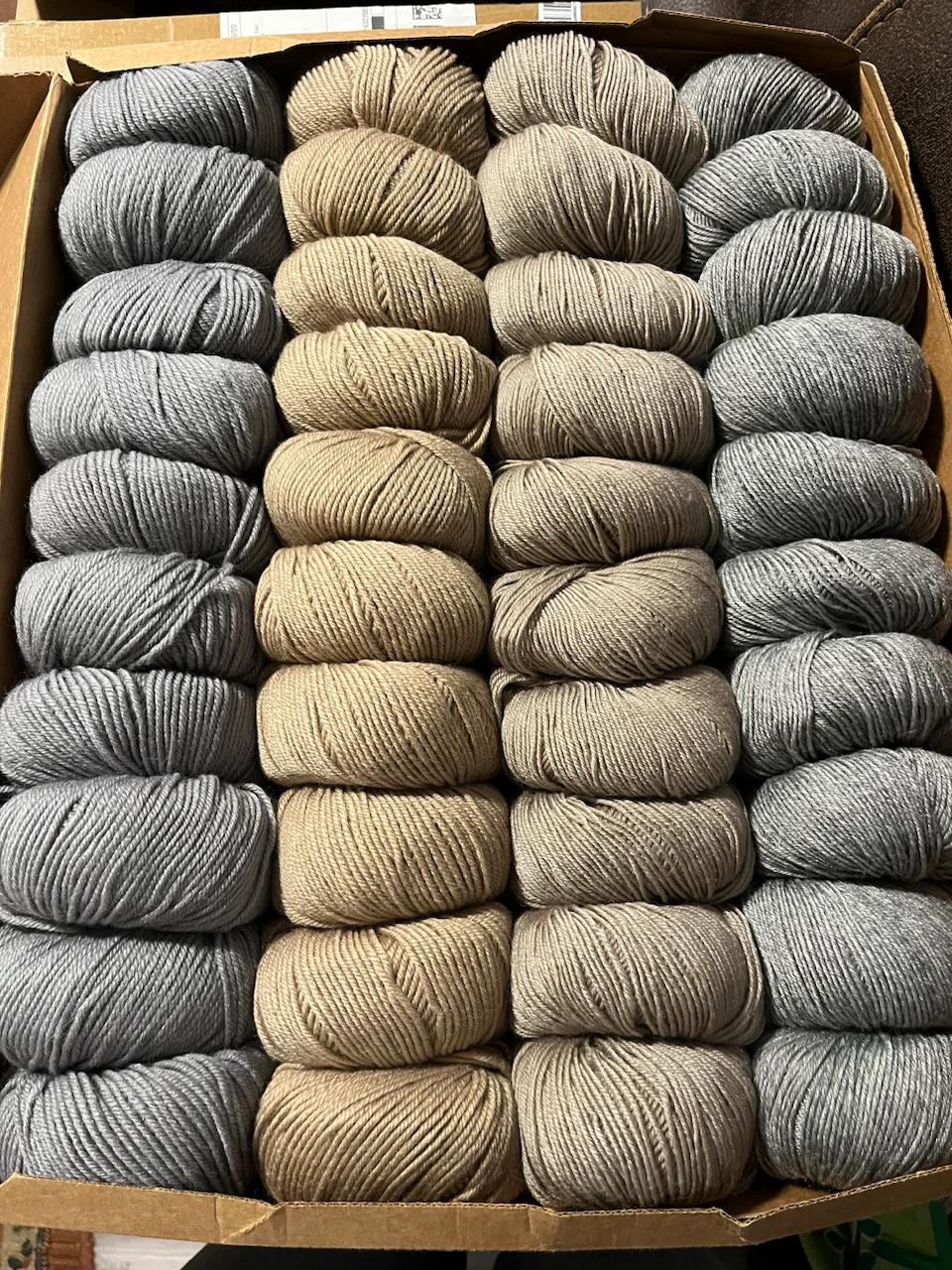 Lot of 40 balls of yarn