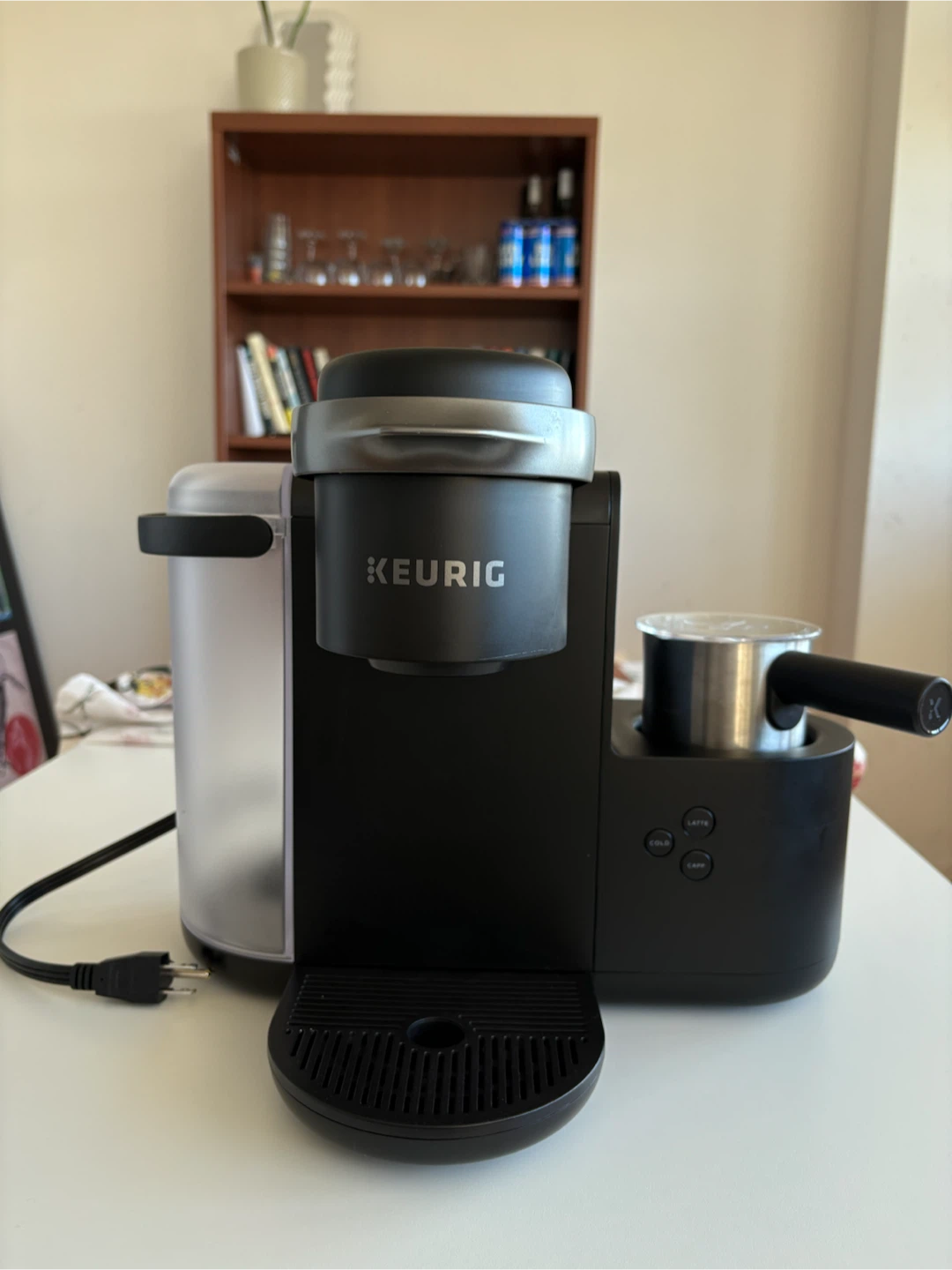 Keurig Coffee and Latte Maker with milk frother