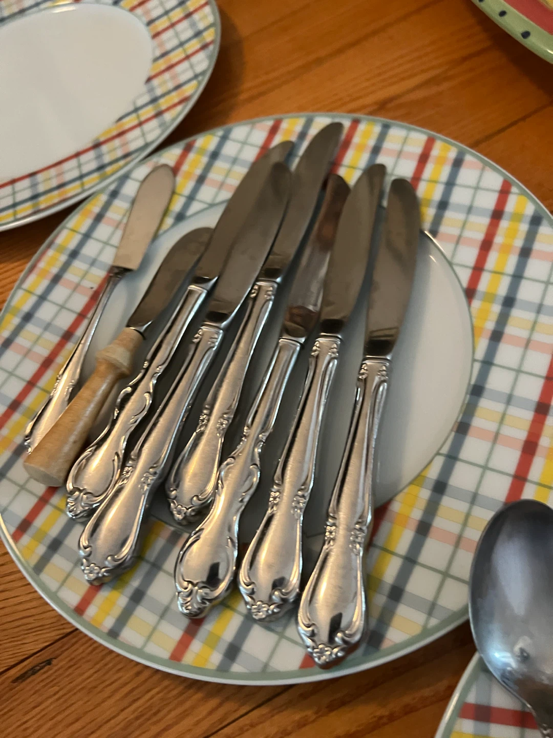Assorted Kitchen Cutlery and Dinnerware Set - photo 5