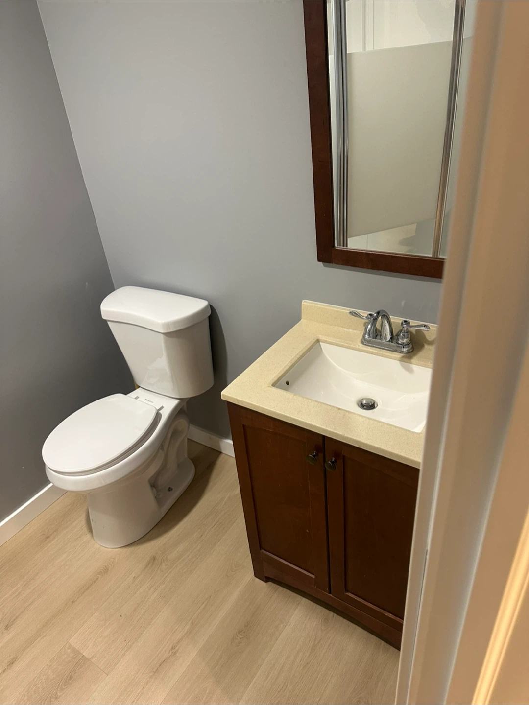 Basement rent 1bed 1bath - photo 5