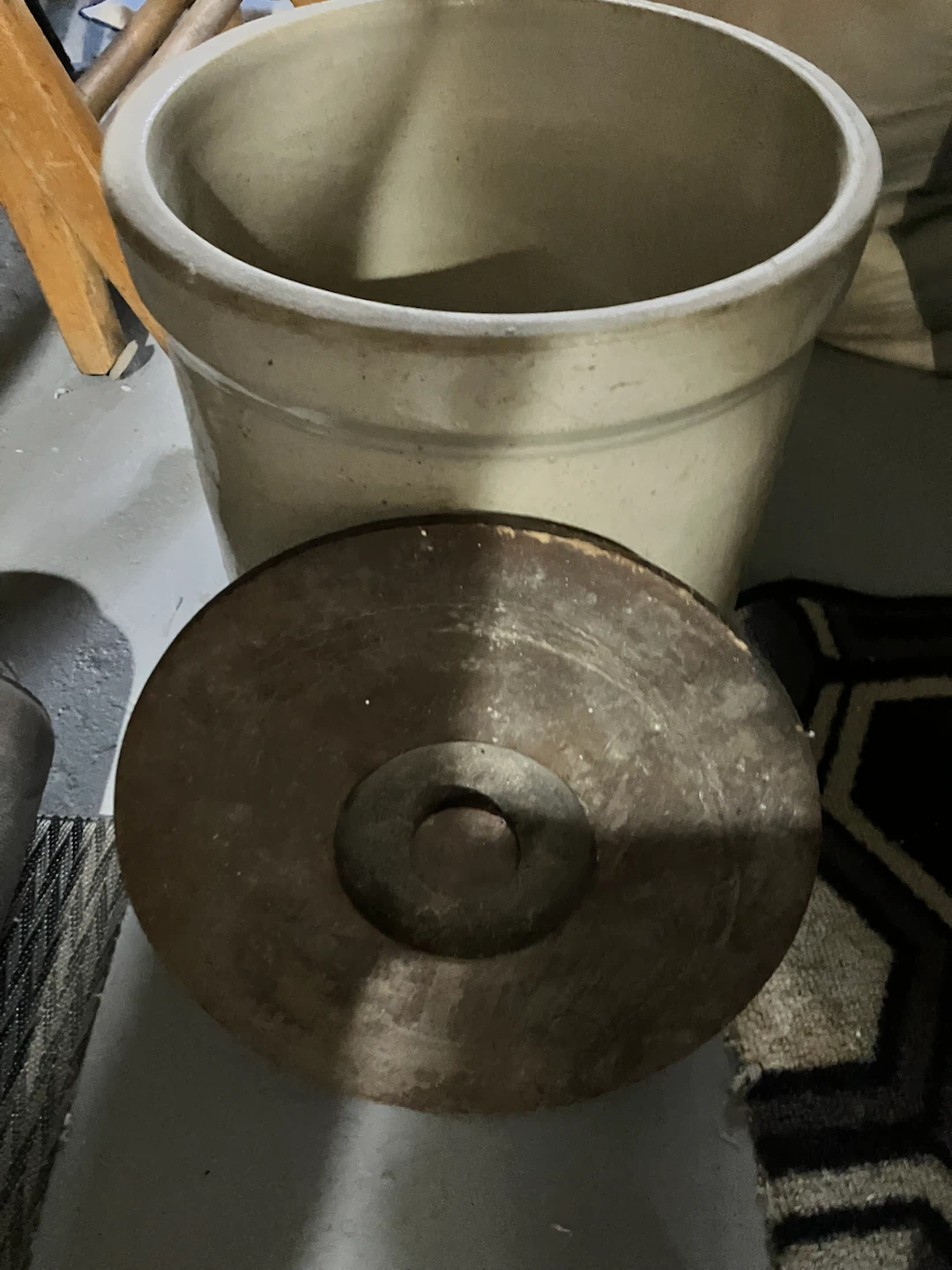 Medalta Potteries 2 Gallon Crock with Lid - photo 4
