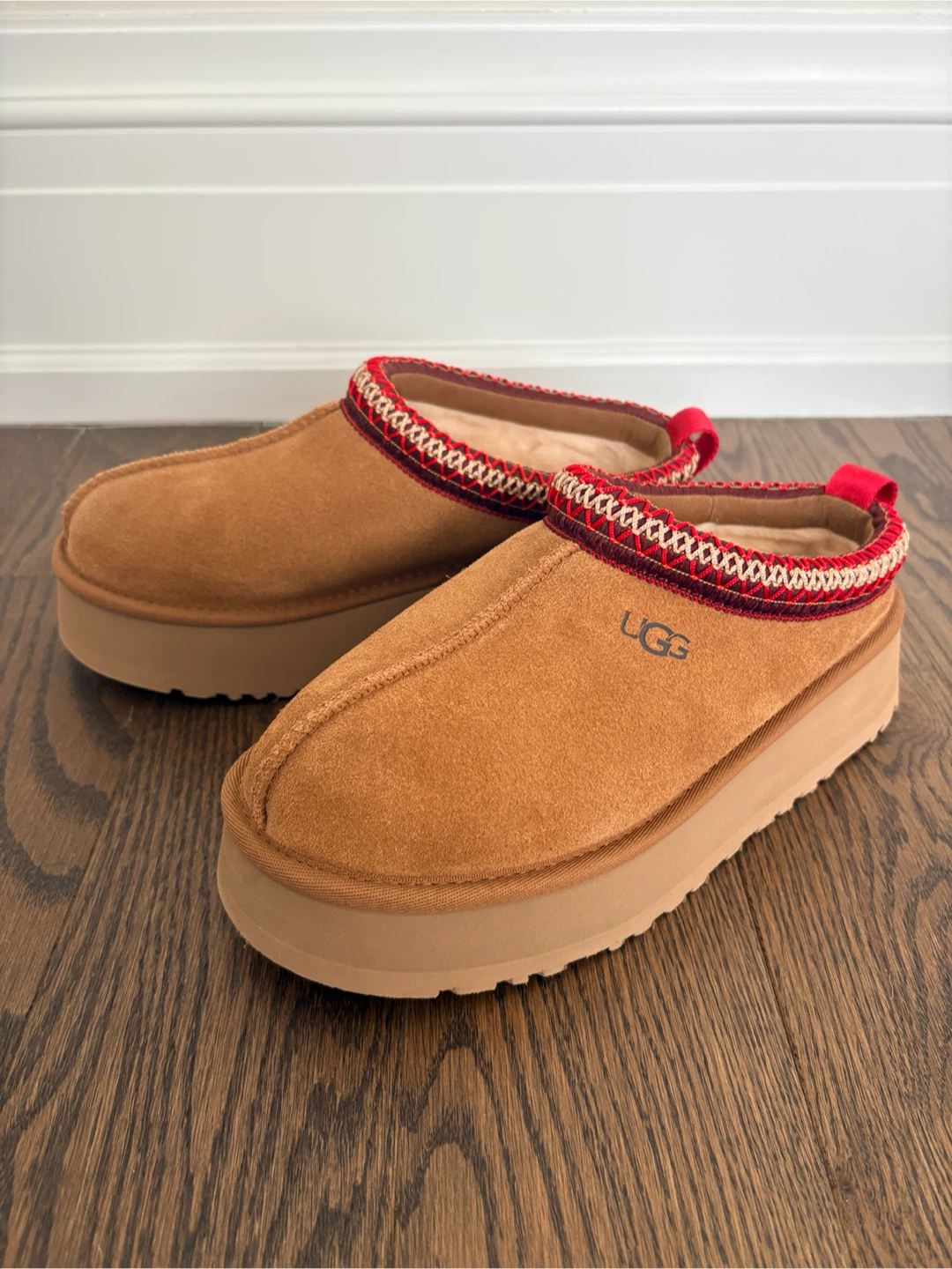 UGG Tasman Platform Slippers - Size 7