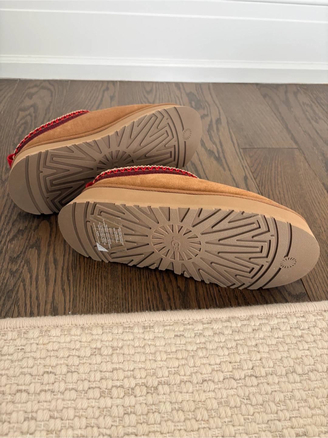 UGG Tasman Platform Slippers - Size 7 - photo 5