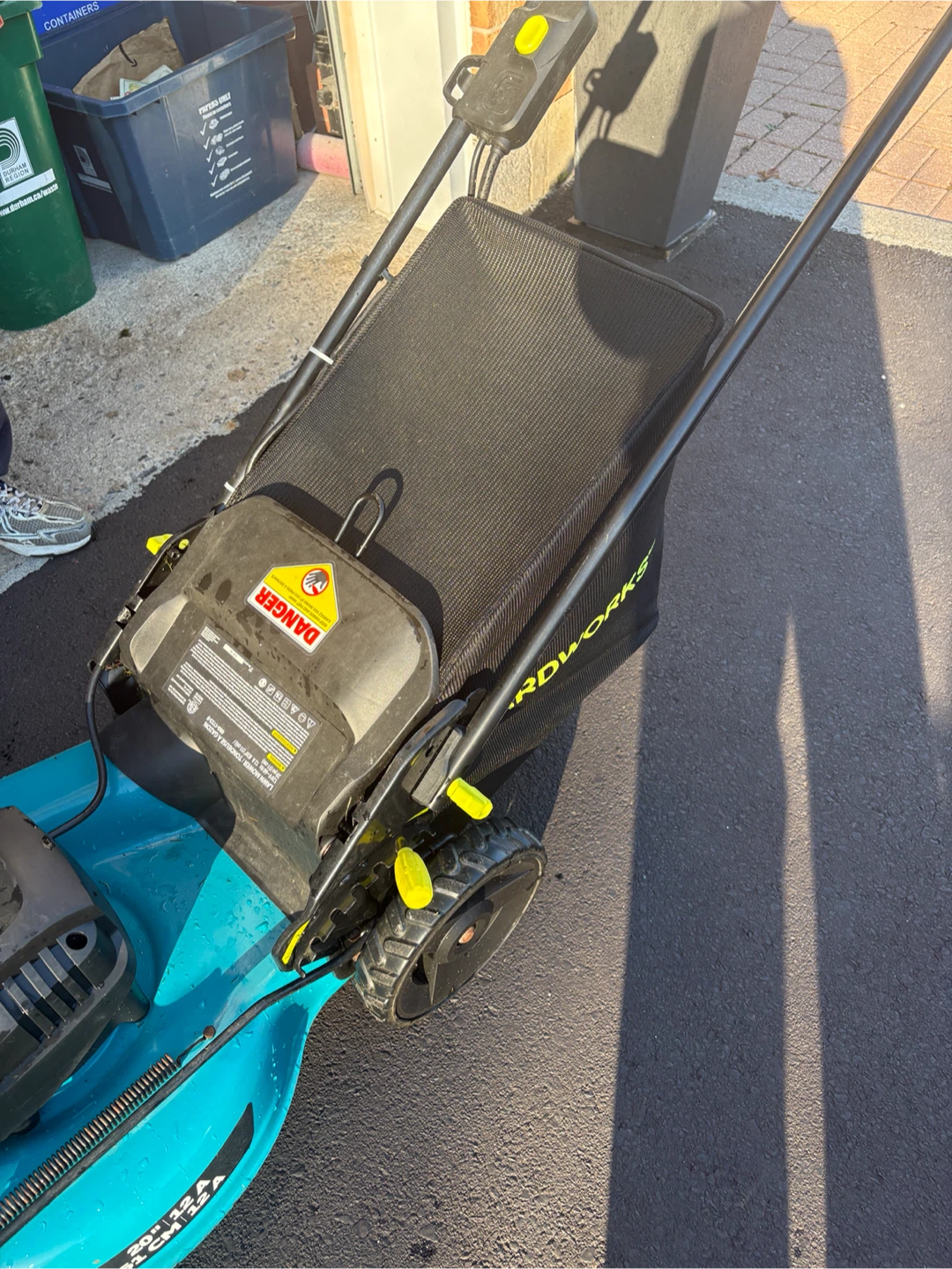Yardworks Electric Lawn Mower