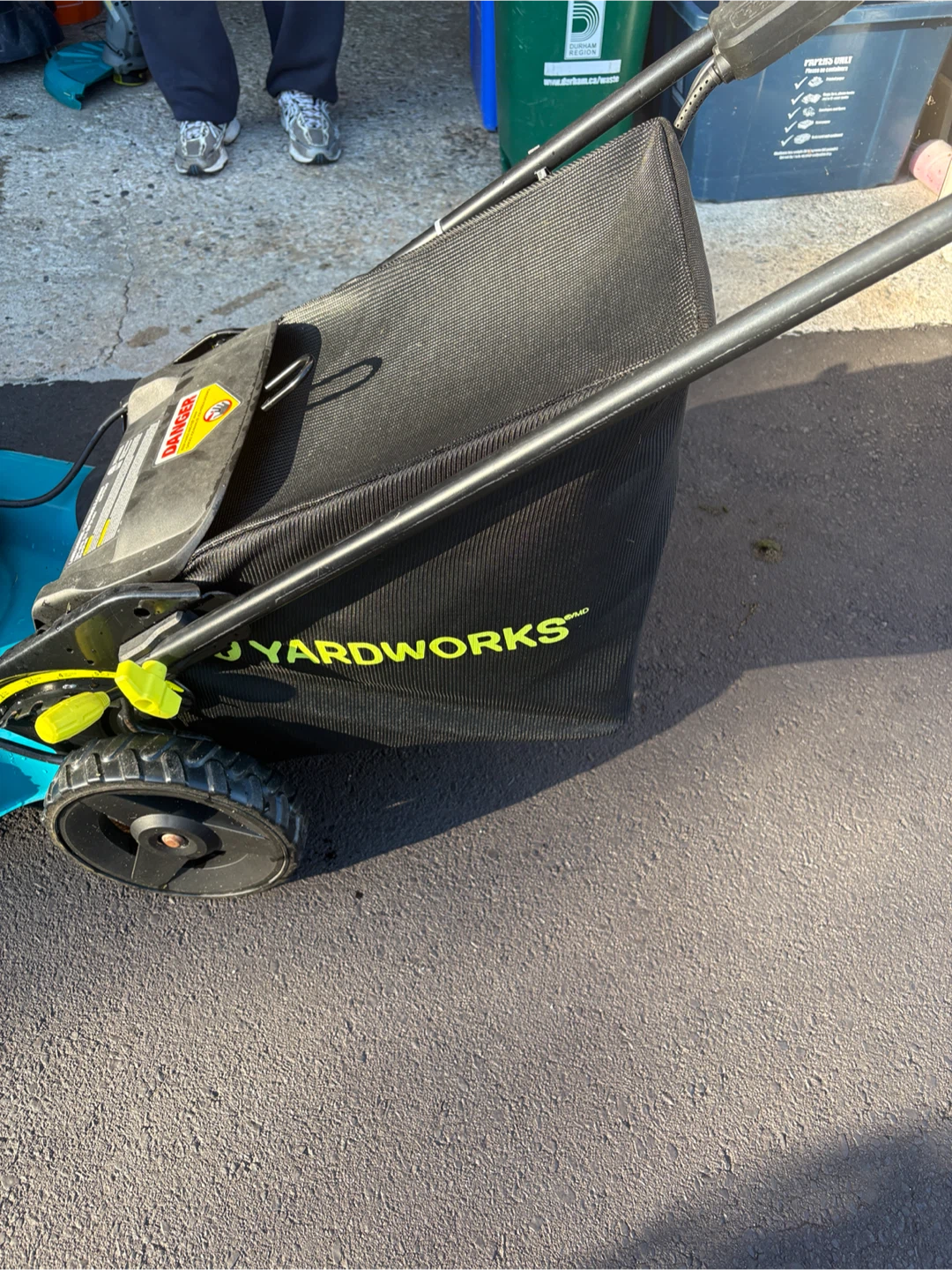 Yardworks Electric Lawn Mower - photo 2